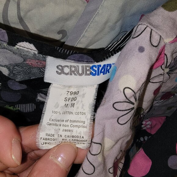 Lot of scrub tops BUNDLE=SAVE - Picture 2 of 2